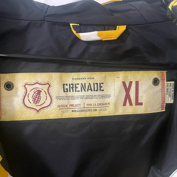 Grenade “Project Fatigue” Black and Yellow Camo ski/Snowboard jacket. Size XL. - Picture 4 of 4